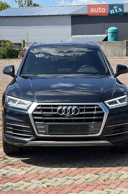 Внедорожник / Кроссовер Audi Q5 2017 в 