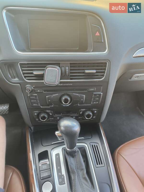 Внедорожник / Кроссовер Audi Q5 2009 в Петропавловской Борщаговке