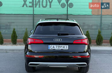 Внедорожник / Кроссовер Audi Q5 2017 в 