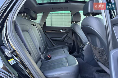 Внедорожник / Кроссовер Audi Q5 2017 в 