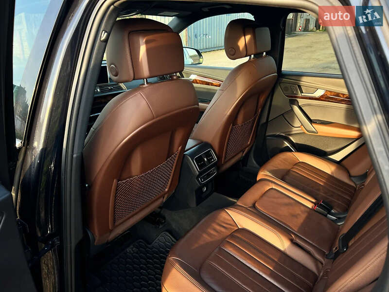 Внедорожник / Кроссовер Audi Q5 2019 в Одессе