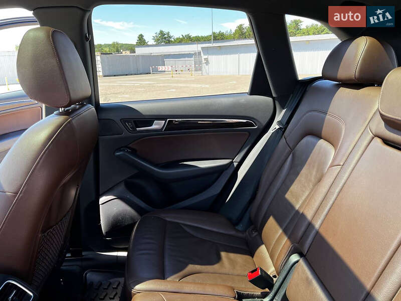 Внедорожник / Кроссовер Audi Q5 2014 в Киеве
