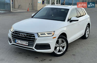 Внедорожник / Кроссовер Audi Q5 2018 в 