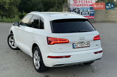 Внедорожник / Кроссовер Audi Q5 2018 в 