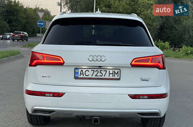 Внедорожник / Кроссовер Audi Q5 2018 в 