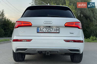 Внедорожник / Кроссовер Audi Q5 2018 в 