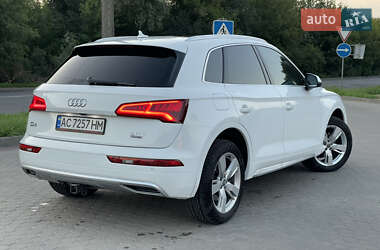 Внедорожник / Кроссовер Audi Q5 2018 в 