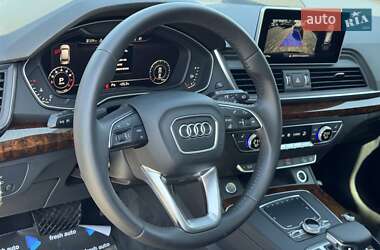 Внедорожник / Кроссовер Audi Q5 2017 в 