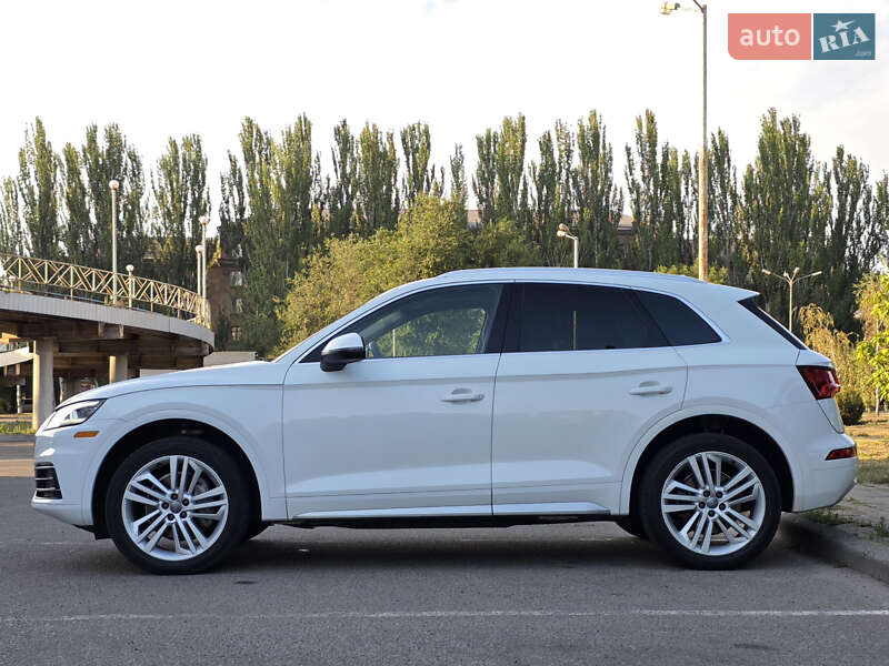 Внедорожник / Кроссовер Audi Q5 2019 в Ужгороде