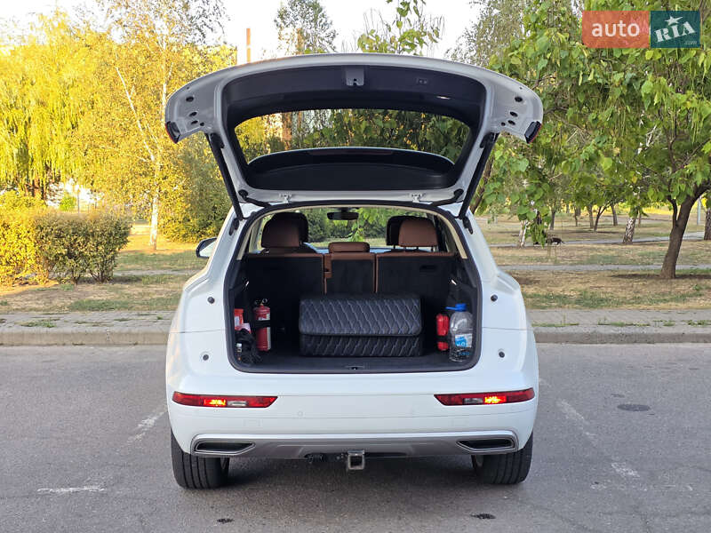 Внедорожник / Кроссовер Audi Q5 2019 в Ужгороде