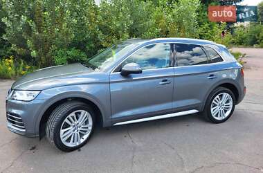 Внедорожник / Кроссовер Audi Q5 2018 в 
