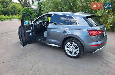 Внедорожник / Кроссовер Audi Q5 2018 в 