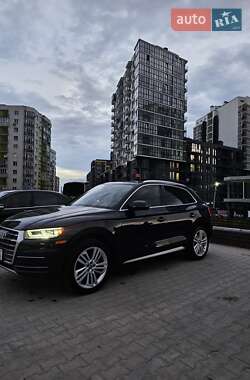 Внедорожник / Кроссовер Audi Q5 2018 в 
