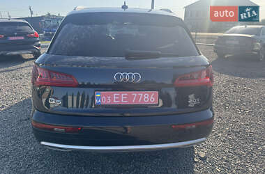 Внедорожник / Кроссовер Audi Q5 2018 в 