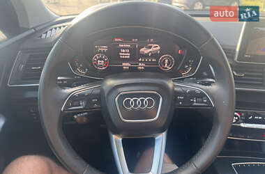 Внедорожник / Кроссовер Audi Q5 2018 в 
