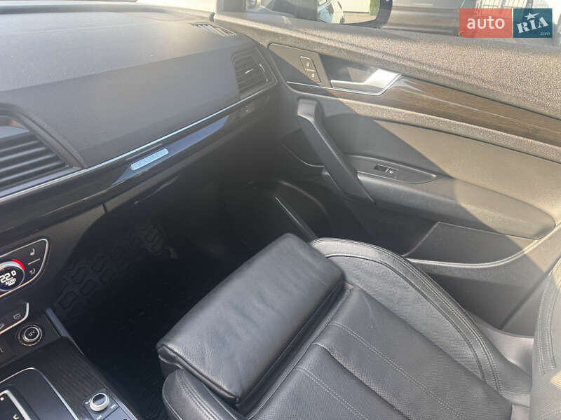 Внедорожник / Кроссовер Audi Q5 2018 в Луцке