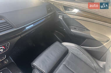 Внедорожник / Кроссовер Audi Q5 2018 в 