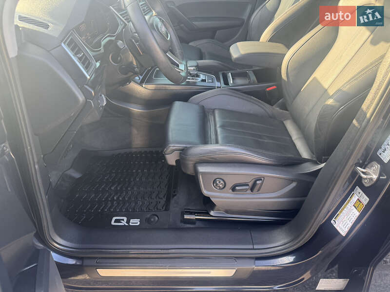 Внедорожник / Кроссовер Audi Q5 2018 в Луцке