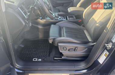 Внедорожник / Кроссовер Audi Q5 2018 в 