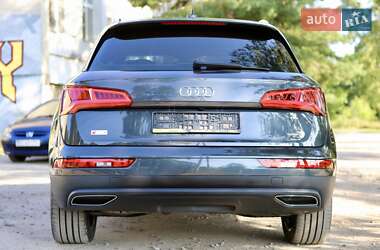 Внедорожник / Кроссовер Audi Q5 2018 в 
