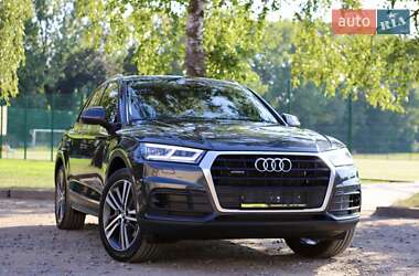 Внедорожник / Кроссовер Audi Q5 2018 в 