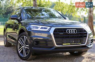 Внедорожник / Кроссовер Audi Q5 2018 в 
