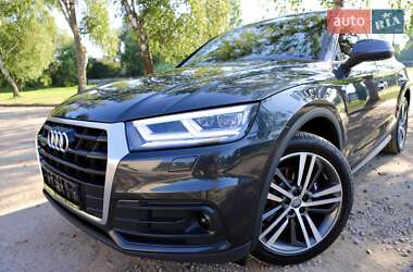 Внедорожник / Кроссовер Audi Q5 2018 в 