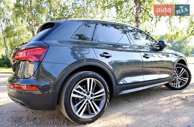 Внедорожник / Кроссовер Audi Q5 2018 в 