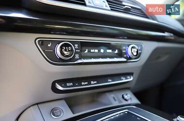 Внедорожник / Кроссовер Audi Q5 2018 в 