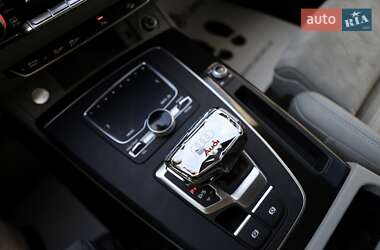 Внедорожник / Кроссовер Audi Q5 2018 в 