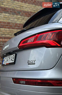 Внедорожник / Кроссовер Audi Q5 2017 в 