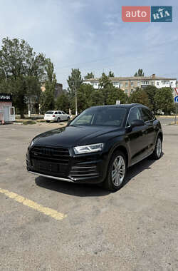 Внедорожник / Кроссовер Audi Q5 2018 в 