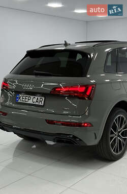 Внедорожник / Кроссовер Audi Q5 2022 в 
