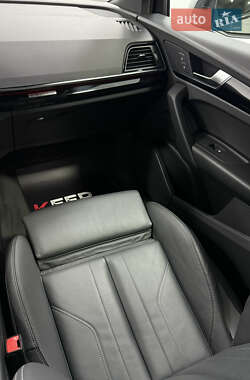 Внедорожник / Кроссовер Audi Q5 2022 в 