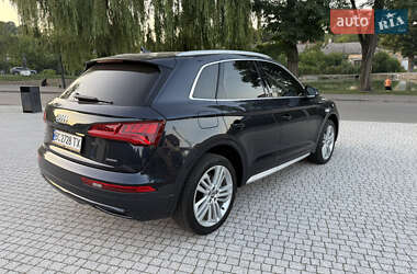 Внедорожник / Кроссовер Audi Q5 2020 в 