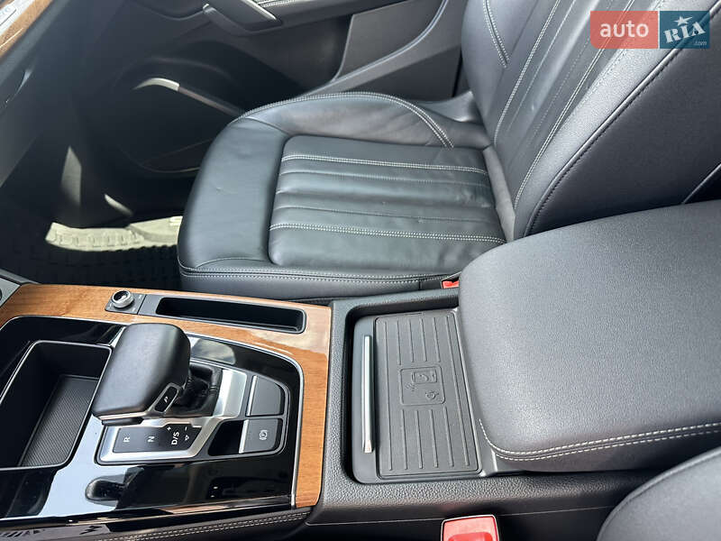 Внедорожник / Кроссовер Audi Q5 2021 в Луцке