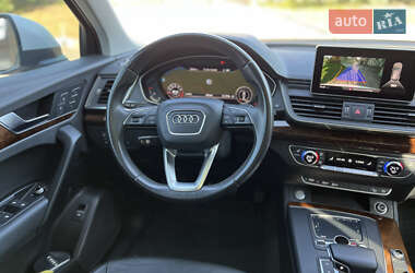 Внедорожник / Кроссовер Audi Q5 2018 в 