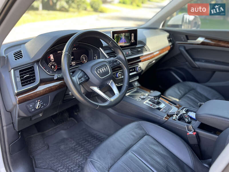 Внедорожник / Кроссовер Audi Q5 2018 в Ровно