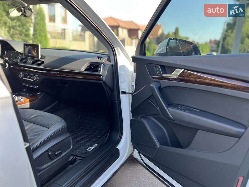 Внедорожник / Кроссовер Audi Q5 2018 в Ровно
