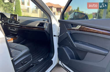 Внедорожник / Кроссовер Audi Q5 2018 в 