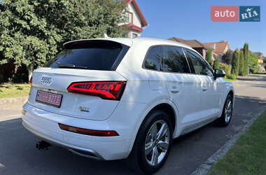 Внедорожник / Кроссовер Audi Q5 2018 в 