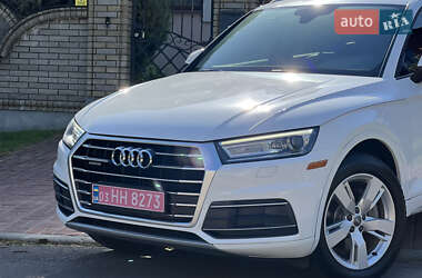 Внедорожник / Кроссовер Audi Q5 2018 в 