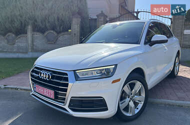 Внедорожник / Кроссовер Audi Q5 2018 в 