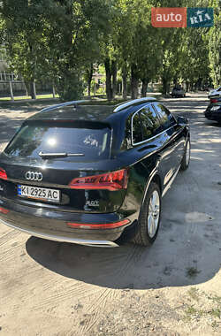 Внедорожник / Кроссовер Audi Q5 2018 в 