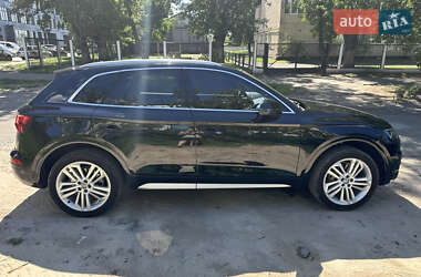 Внедорожник / Кроссовер Audi Q5 2018 в 
