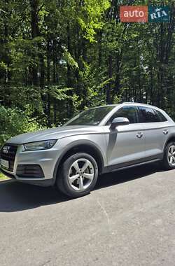 Внедорожник / Кроссовер Audi Q5 2017 в 