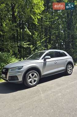 Внедорожник / Кроссовер Audi Q5 2017 в 