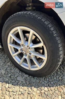 Внедорожник / Кроссовер Audi Q5 2011 в 