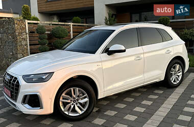 Внедорожник / Кроссовер Audi Q5 2022 в 
