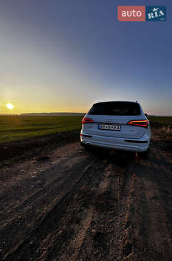 Внедорожник / Кроссовер Audi Q5 2016 в 